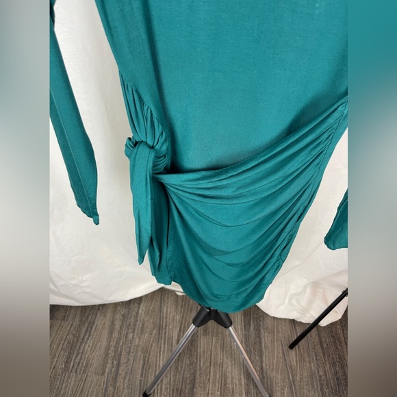 Socialite Long Sleeve Blue Wrap Dress Size Medium NWT - Picture 8 of 10